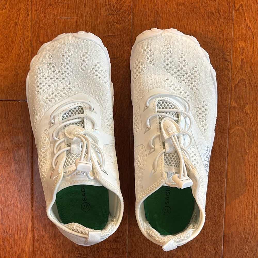 New Saguaro Vitality III, size 37, worn once
